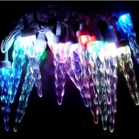 Gemmy LightShow™ 12 Icicle Lights Color Changing LED Light Strings 12.5 ft 3,8m - Picture 1 of 4